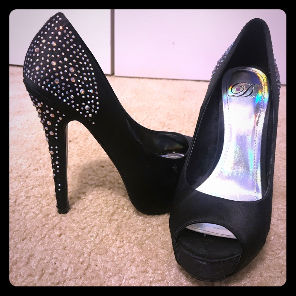 Black satin heels with rhinestones
